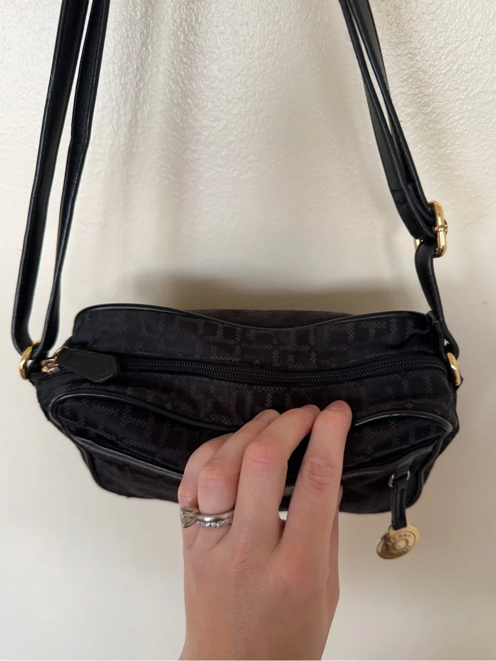 TOMMY HILFIGER Black Logo Printed Crossbody Camera Bag